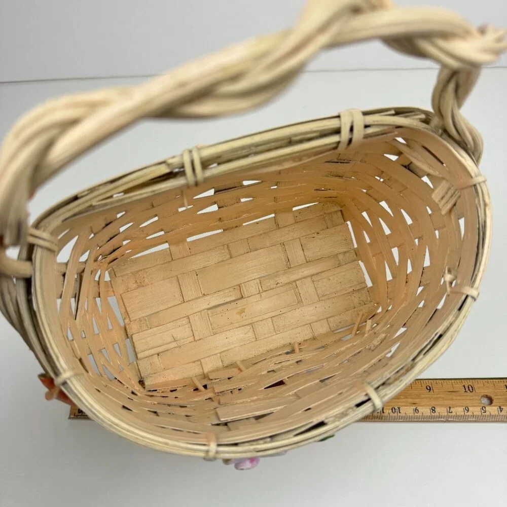 Vtg Wall Basket White Wicker Flowers Rose Green‎ Leaves Hard Rustic Wedding READ